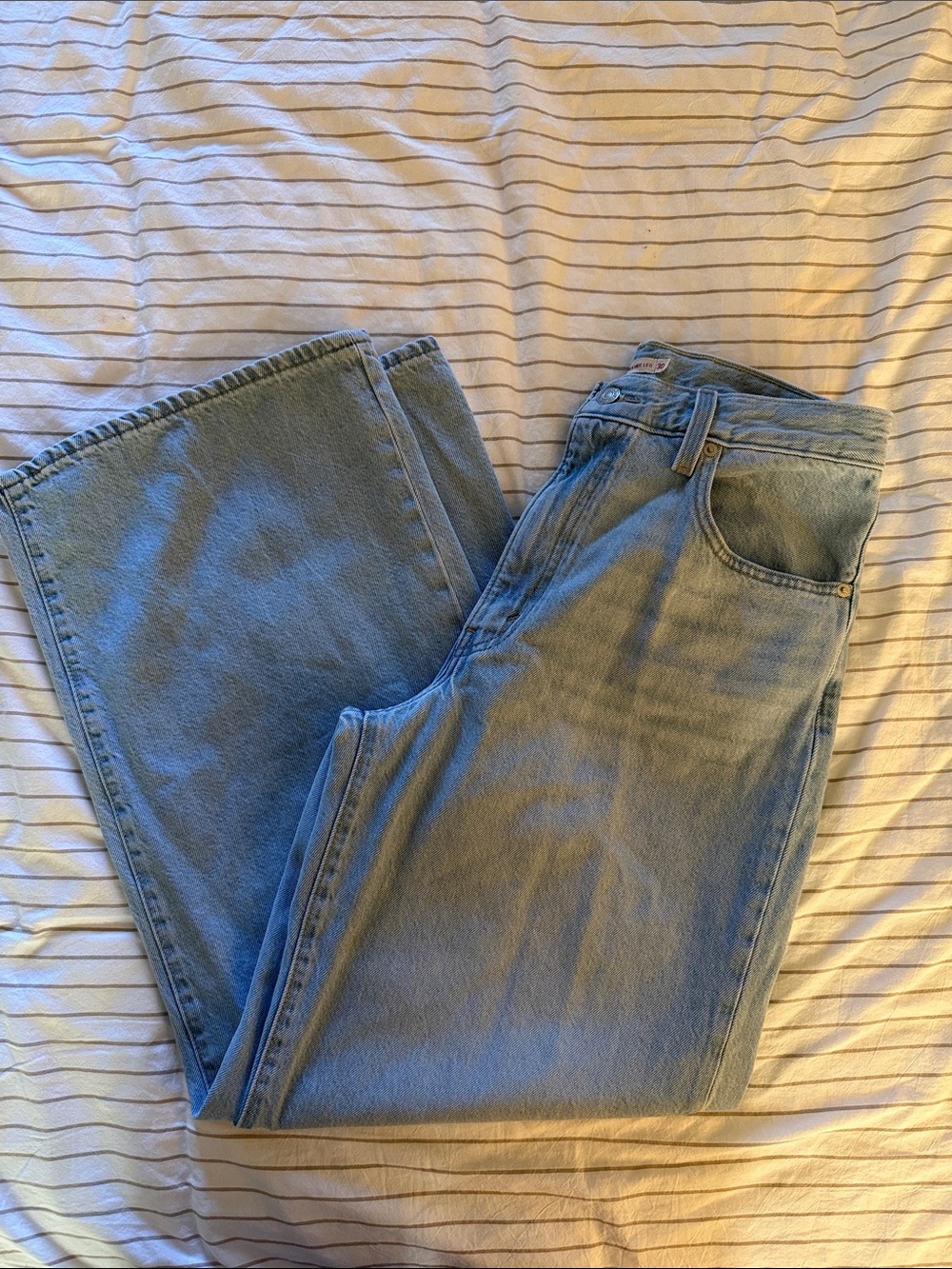 Levi’s Cinch Waist Wide Leg Jean